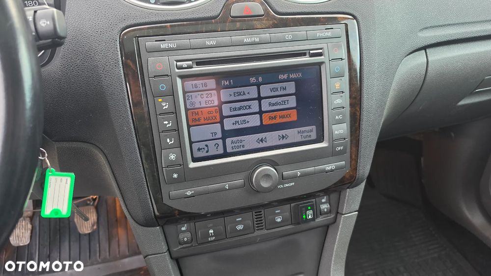 Ford Focus 1.6 Ghia - 19