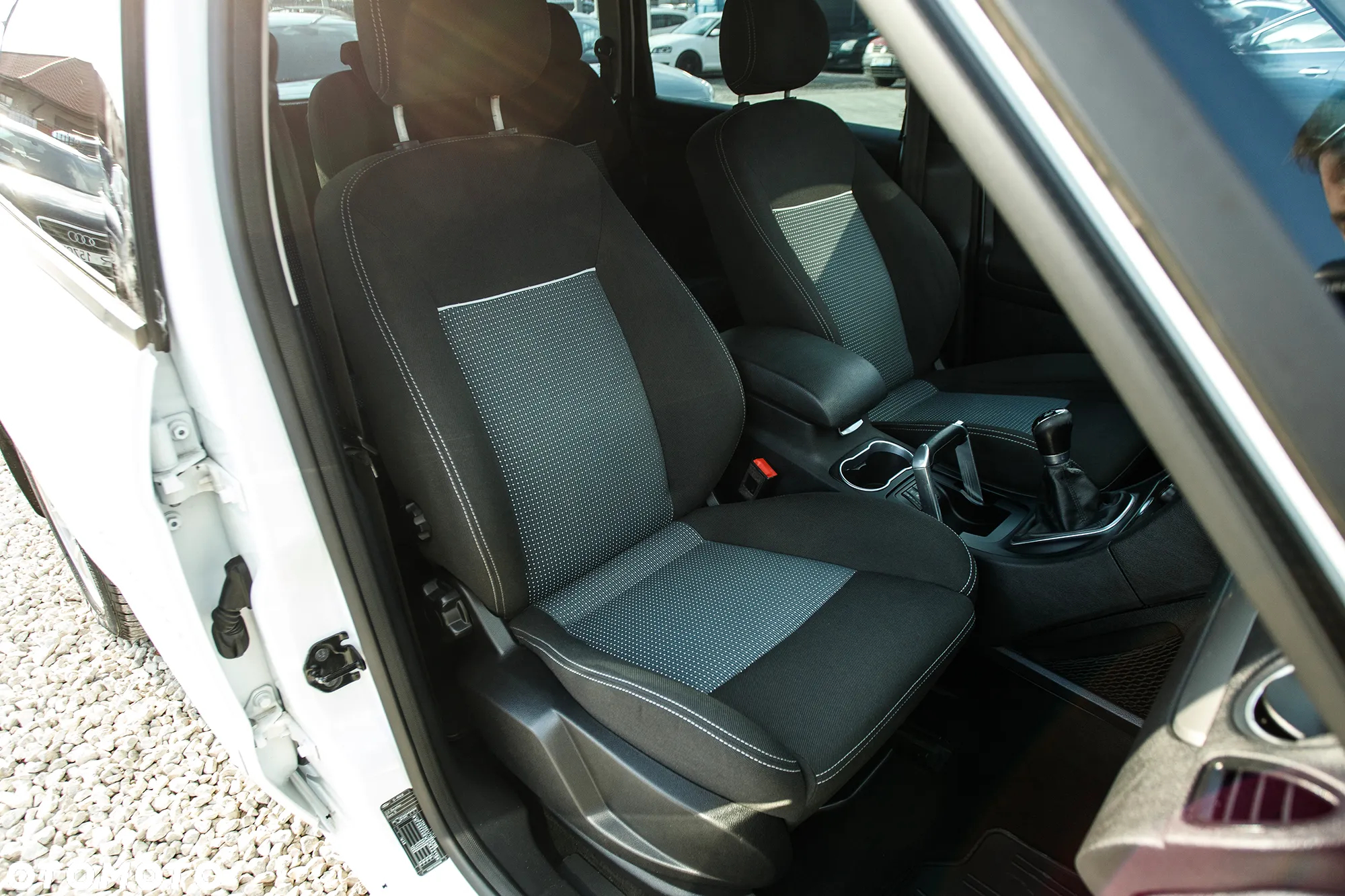 Ford S-Max 2.0 FF Titanium - 24