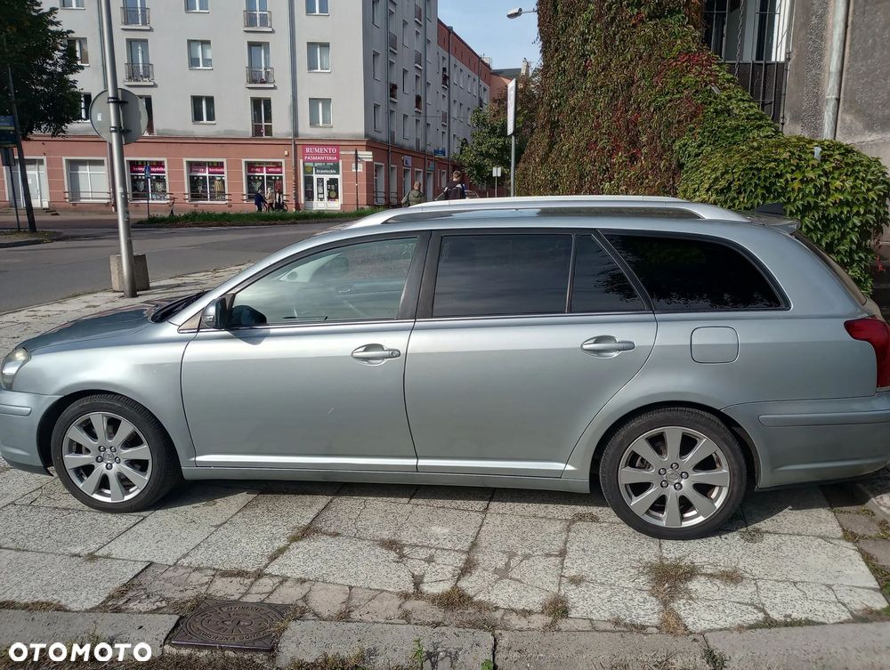 Toyota Avensis - 4