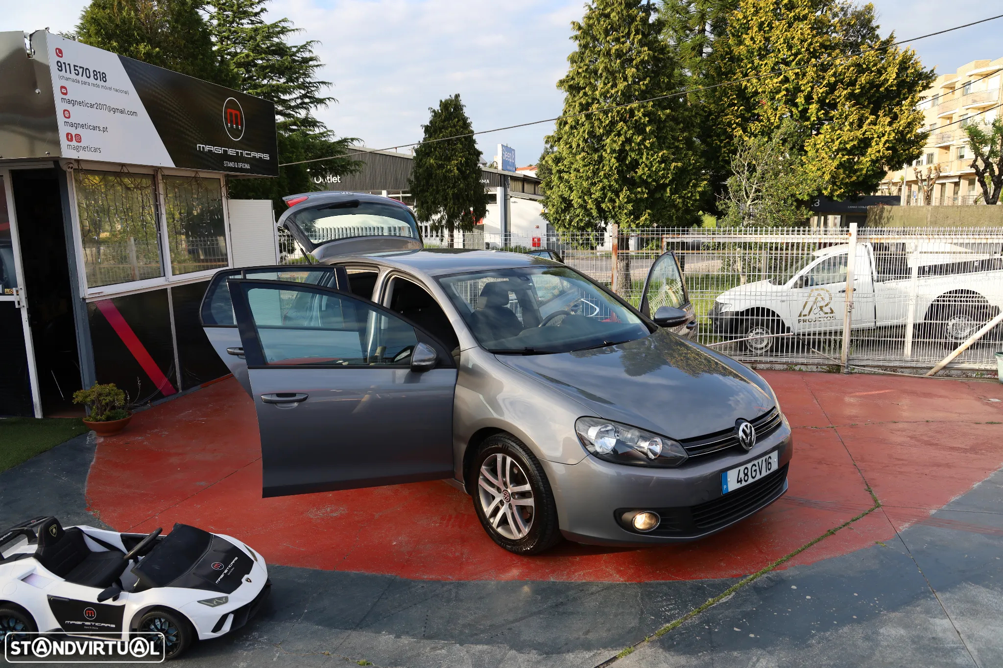 VW Golf 2.0 TDi Confortline - 17