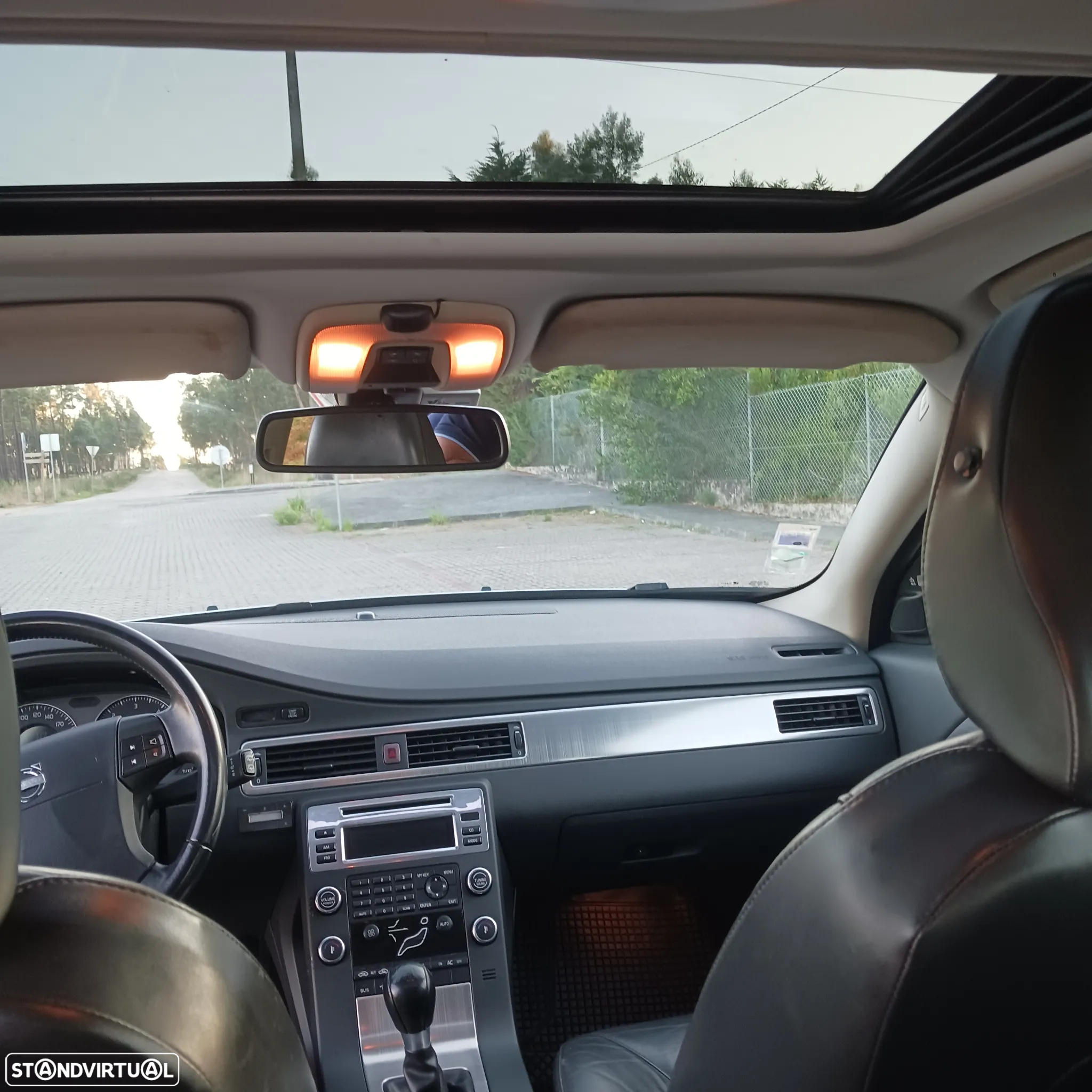 Volvo V70 2.4 D5 Momentum - 11
