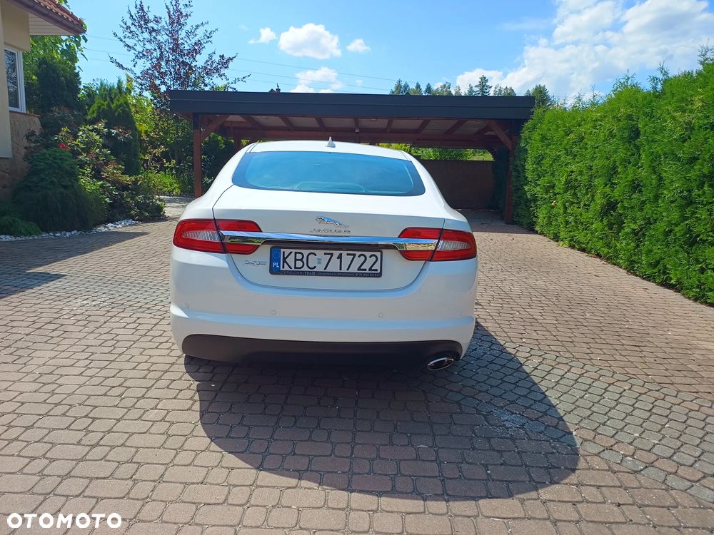 Jaguar XF 2.2 D Luxury - 9