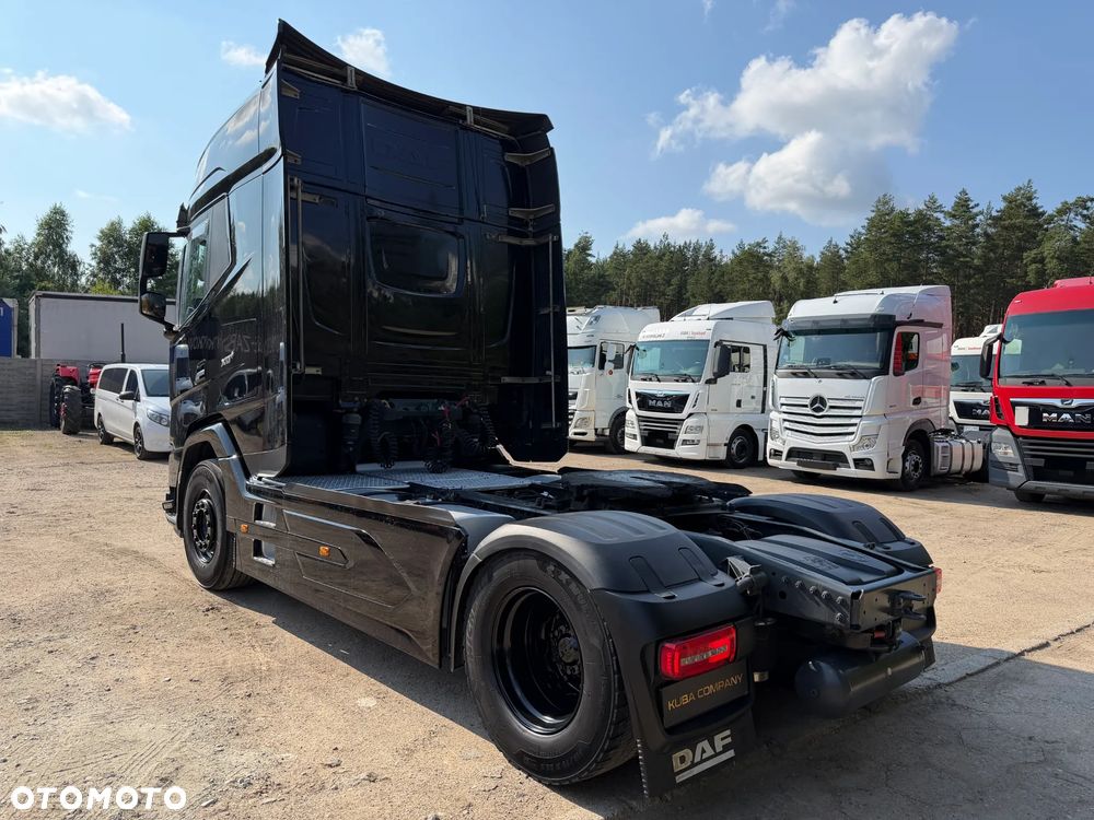 DAF XG+ 530 KM / RETARDER INTARDER / FULL KONTRAKT DAF / KLIMA POSTOJOWA / MAX ZBIORNIKI 1465 L / NAJWIĘKSZA KABINA XG PLUS / FULL SPOJLERY / DOSTĘPNE 3 SZTUKI !! - 5