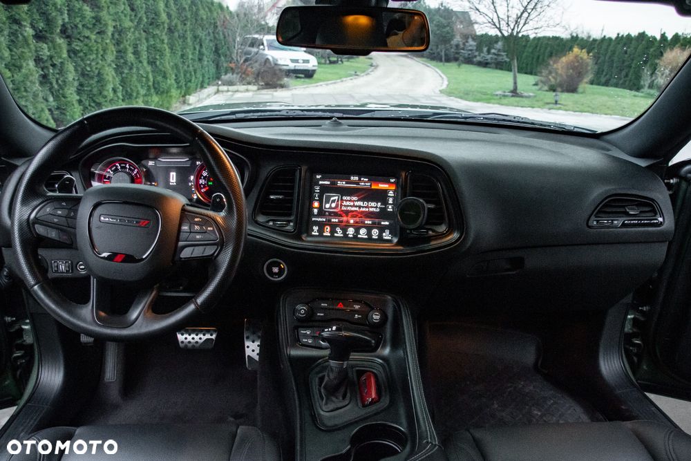 Dodge Challenger - 9