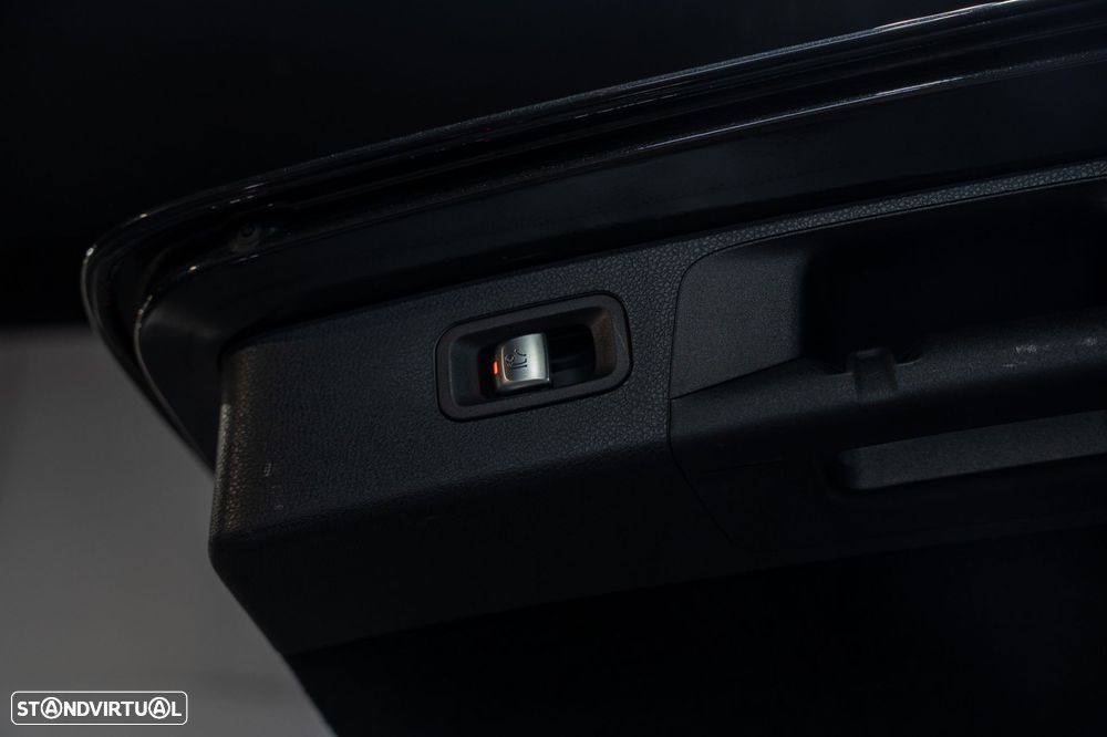 Mercedes-Benz E 300 de AMG Line 4Matic - 43