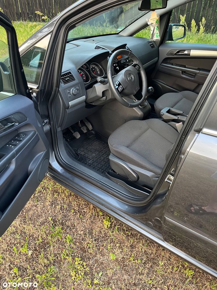 Opel Zafira 1.6 - 10