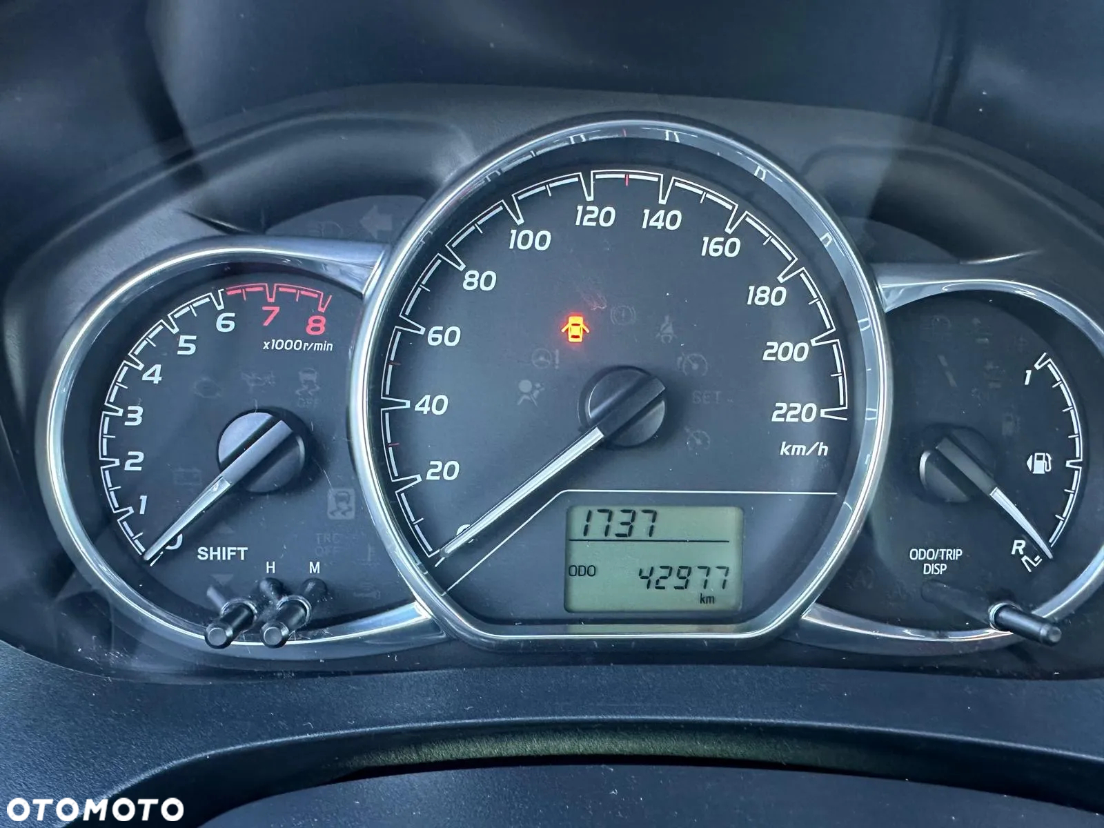 Toyota Yaris 1.0 Premium - 6
