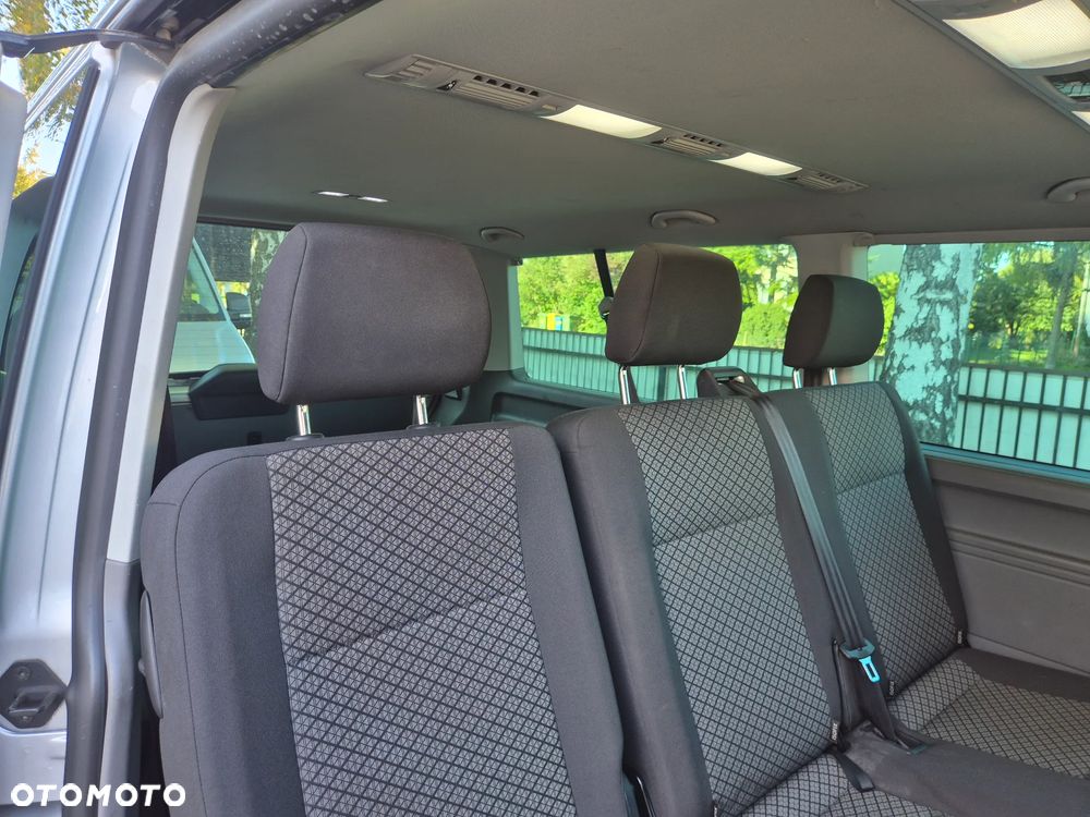 Volkswagen Caravelle - 21