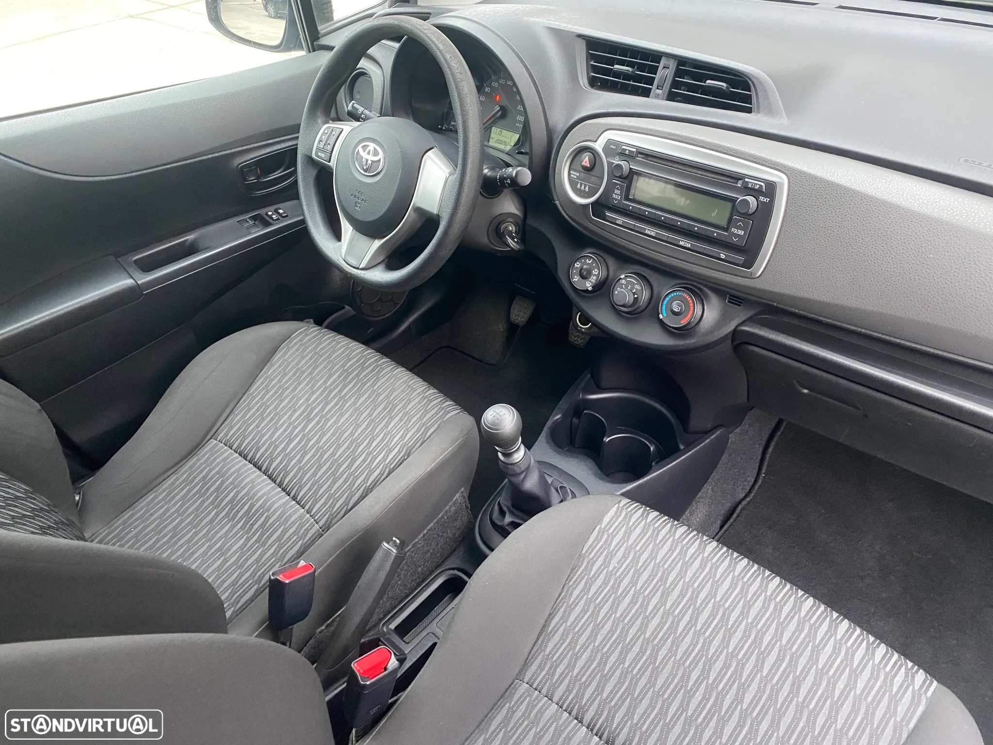 Toyota Yaris 1.4 D-4D - 10