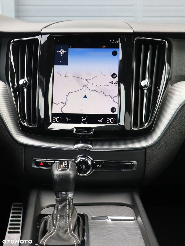 Volvo XC 60 T6 AWD R-Design - 12