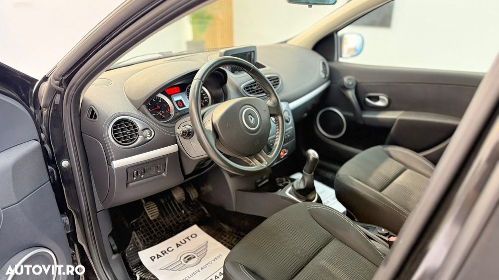 Renault Clio - 8