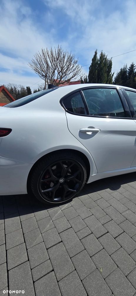 Alfa Romeo Giulia - 7