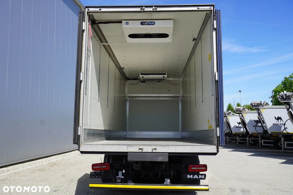 MAN TGX 26.470 6x2 / 80 tys km!! / 2023 / Chłodnia KRONE 18 EPAL / Thermoking T-1000 R Spectrum / Multitemperatura - 6