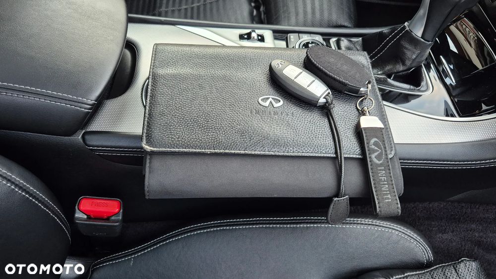 Infiniti Q50 2.2d Sport Sound Studio by Bose - 21