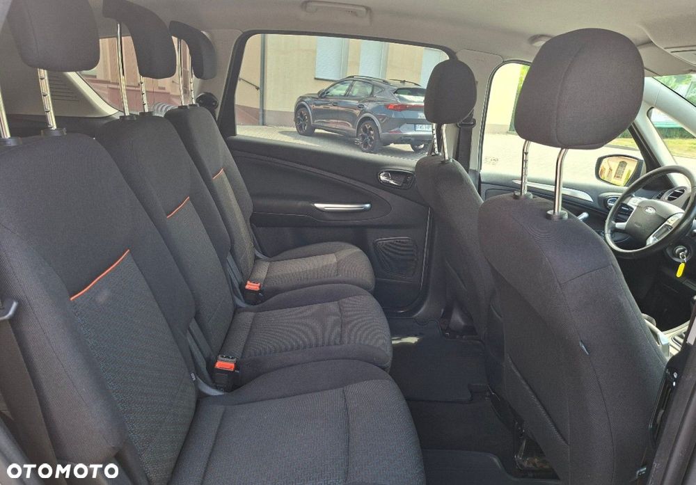 Ford S-Max - 14