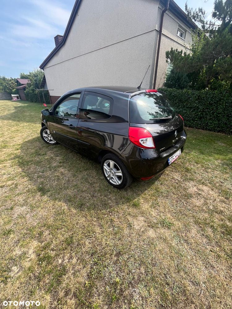 Renault Clio - 9