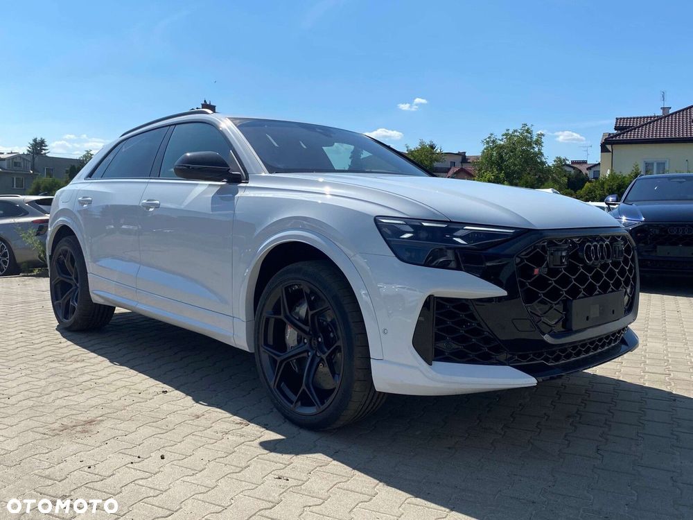 Audi RS Q8 - 10