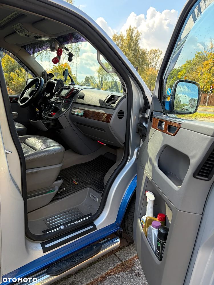 Volkswagen Multivan - 13