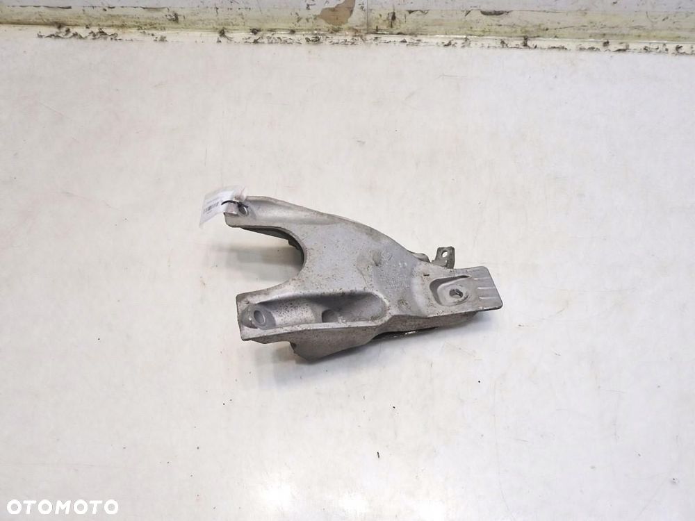 ŁAPA SILNIKA PRAWA BMW E61 2.5i 6770940 - 6