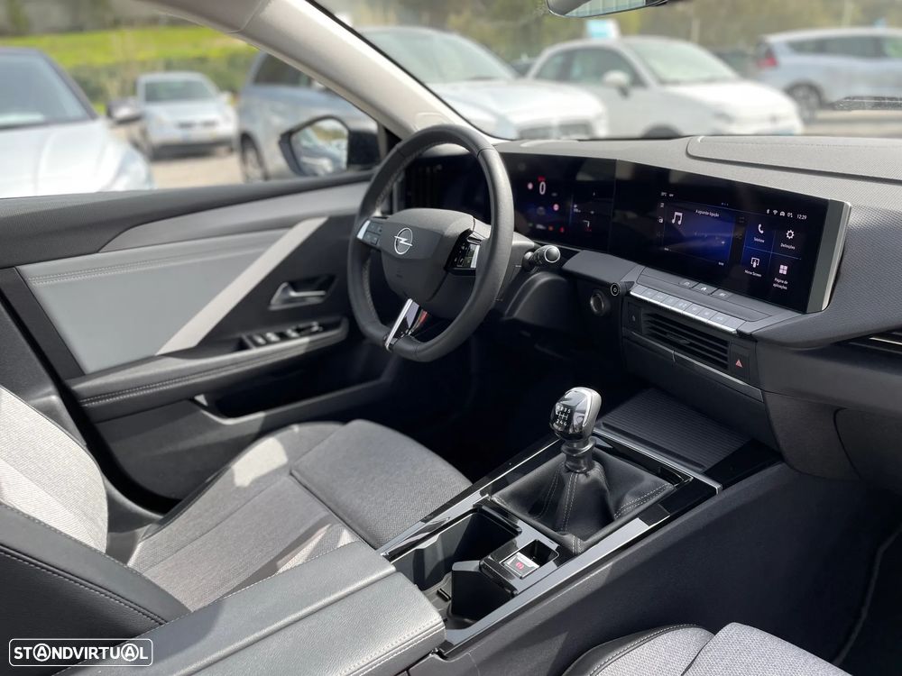 Opel Astra 1.2 T Elegance - 11