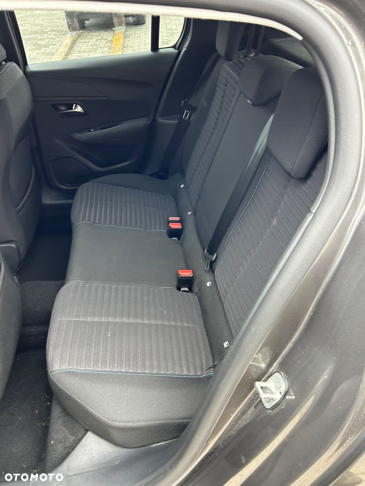 Peugeot 208 - 13