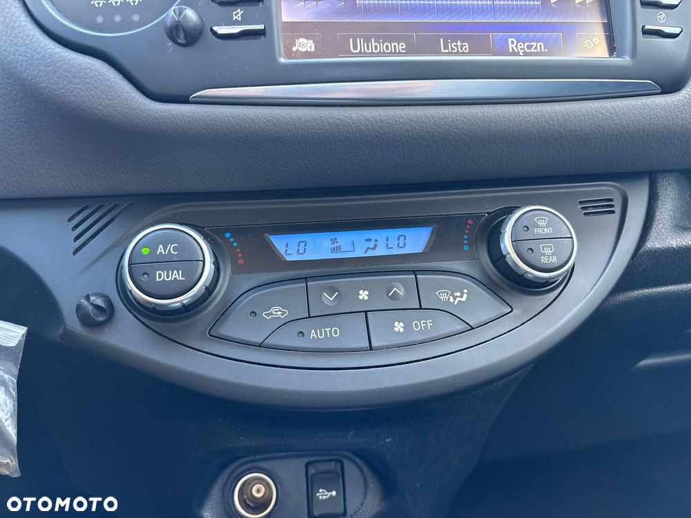 Toyota Yaris Hybrid 100 Premium - 20