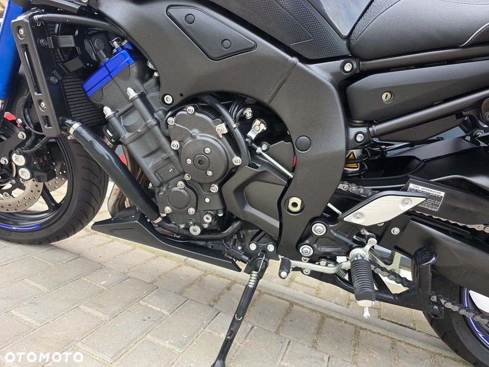 Yamaha FZ8 - 13