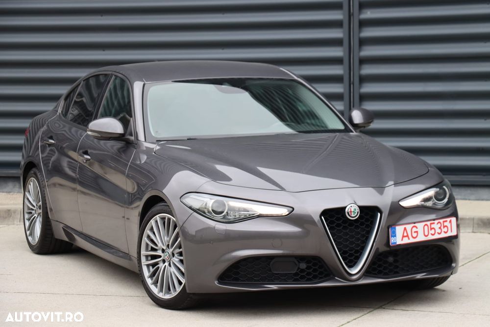 Alfa Romeo Giulia 2.2 Diesel AT8-Q4 Tributo Italiano - 2