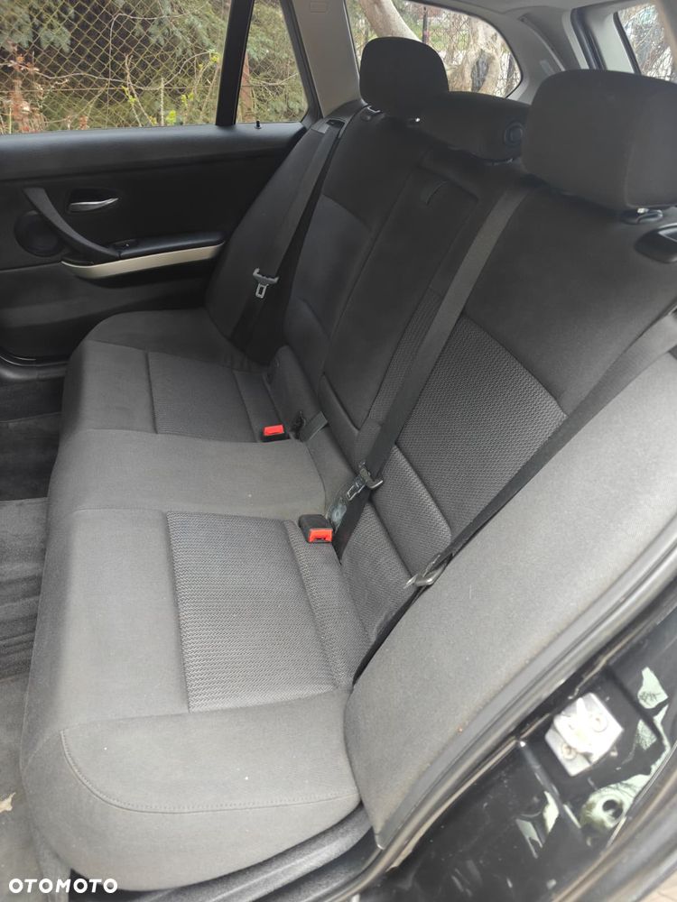 BMW Seria 3 318d DPF - 13