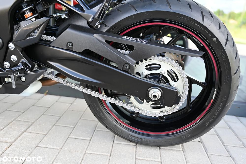 Suzuki GSX - 21