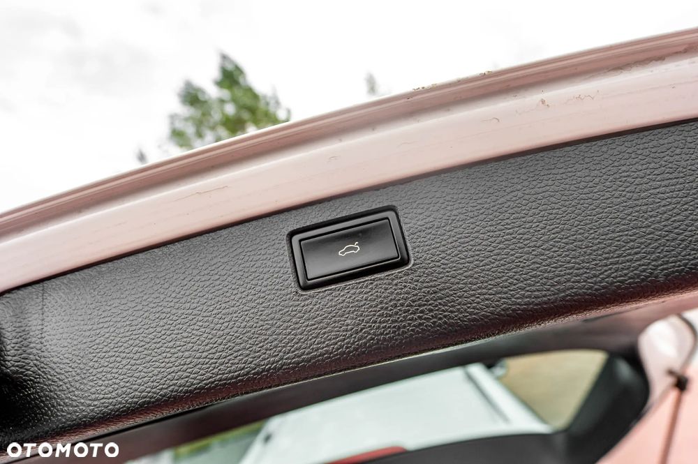 Volkswagen Passat Variant 2.0 TDI DSG BlueMotion Technology Highline - 16