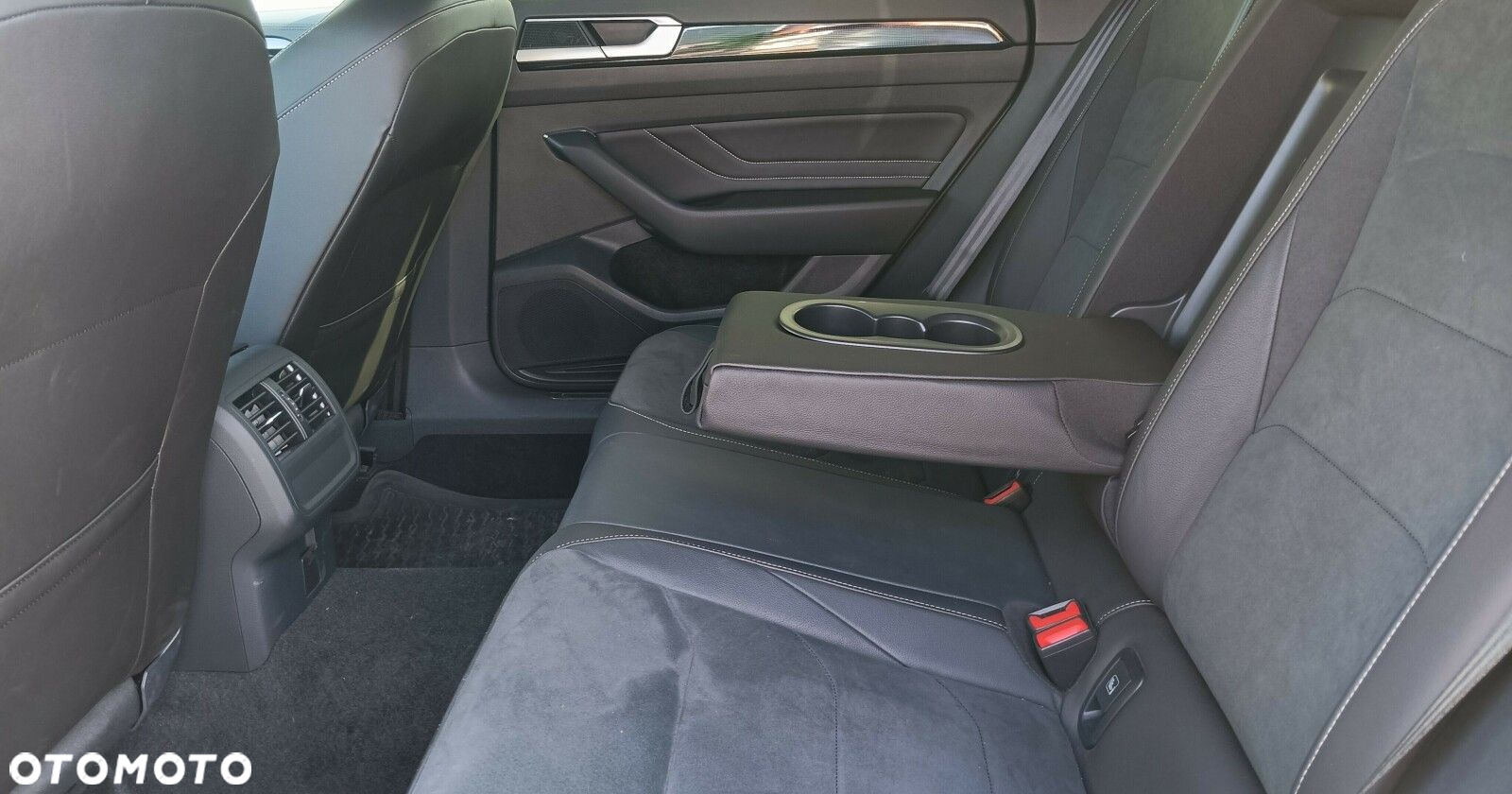 Volkswagen Arteon 2.0 TSI R-Line DSG - 14