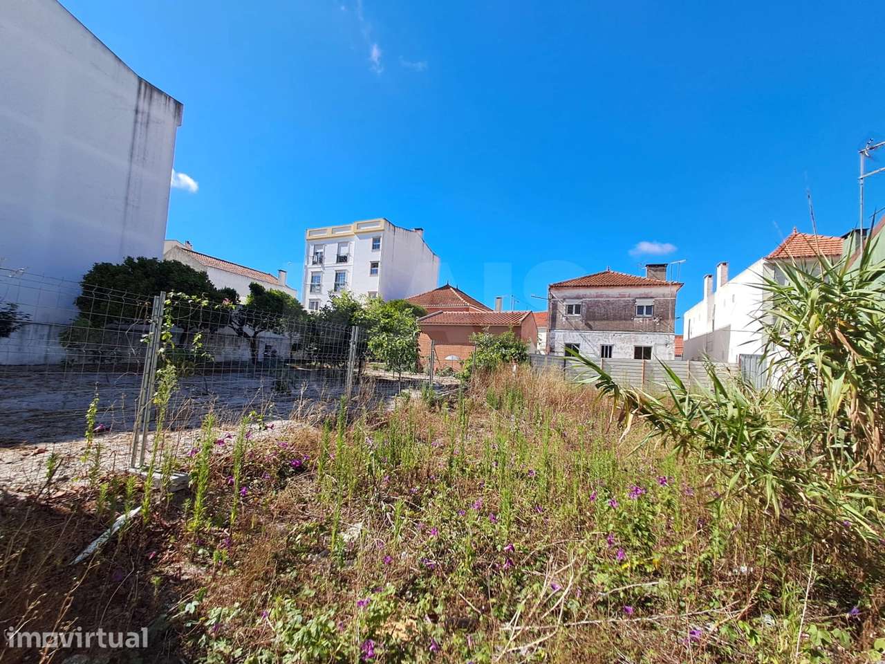 Terreno para construção de prédio junto à Fonte Luminosa - Grande imagem: 3/10