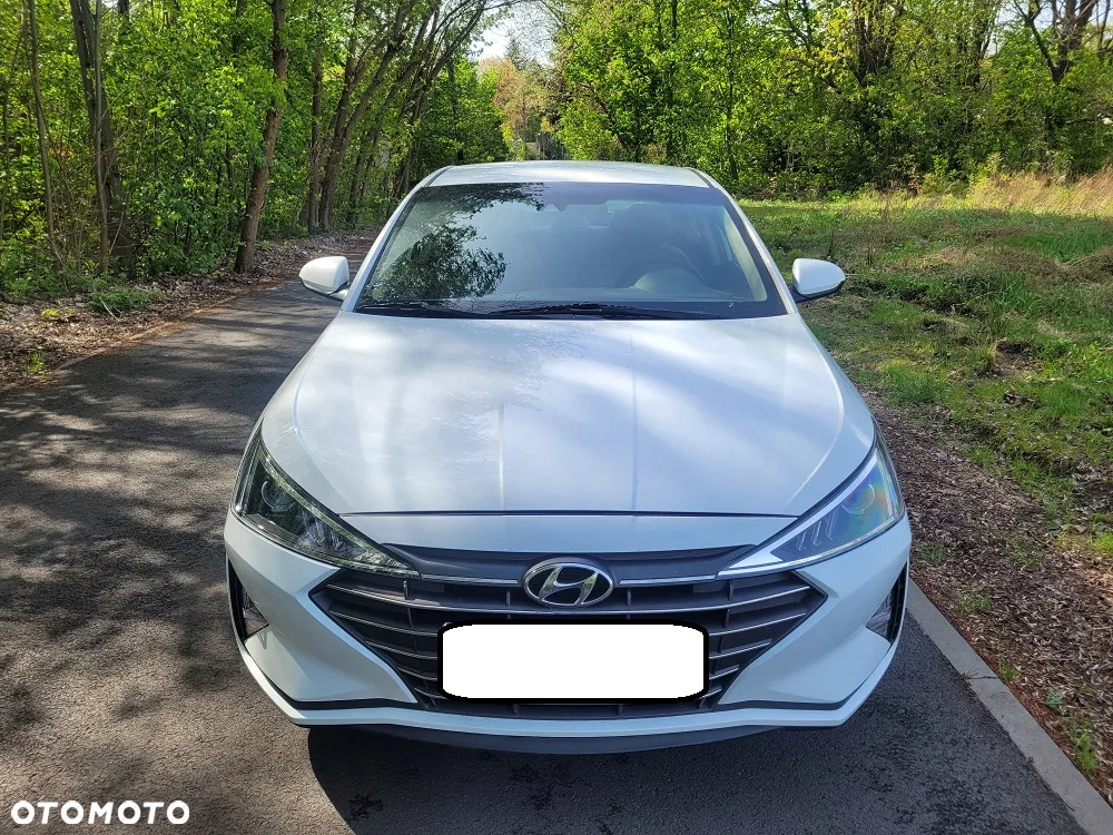 Hyundai Elantra - 2