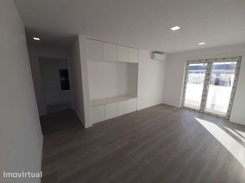Apartamento T2 em TOMAR – Arrendamento - Grande imagem: 2/9