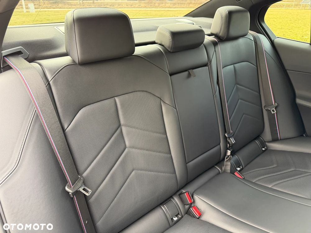 BMW Seria 5 ver-520d-xdrive-mhev-m-sport - 33