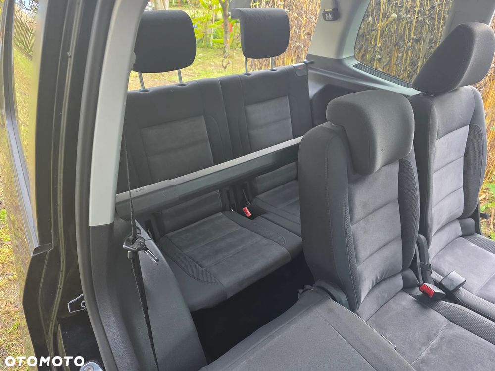 Volkswagen Touran 2.0 TDI DPF BlueMotion Technology DSG STYLE - 5