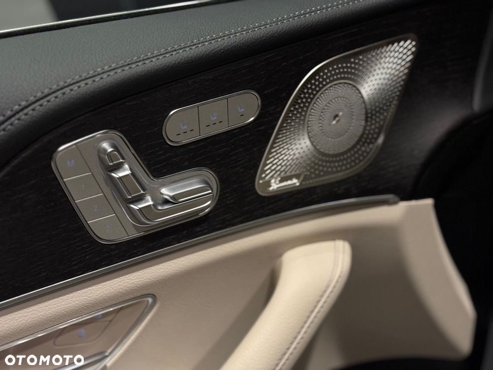 Mercedes-Benz GLS - 11