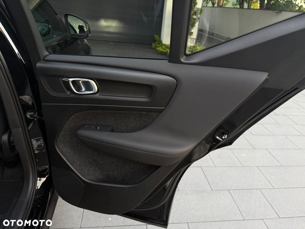 Volvo XC 40 D3 SCR Momentum - 31
