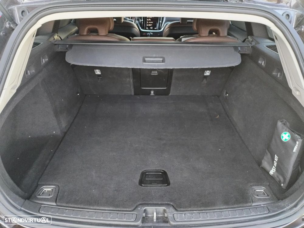 Volvo V60 2.0 D3 Geartronic - 28