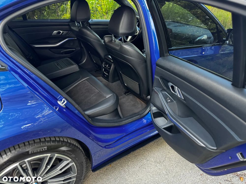 BMW Seria 3 318d M Sport - 33