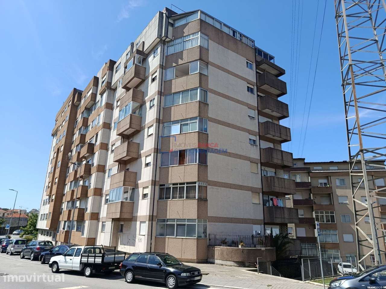 Apartamento T3 com varanda e garagem box - Oliveira do Douro, Gaia - Grande imagem: 2/27