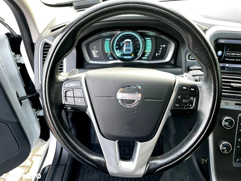 Volvo XC 60 T6 AWD Geartronic Summum - 4