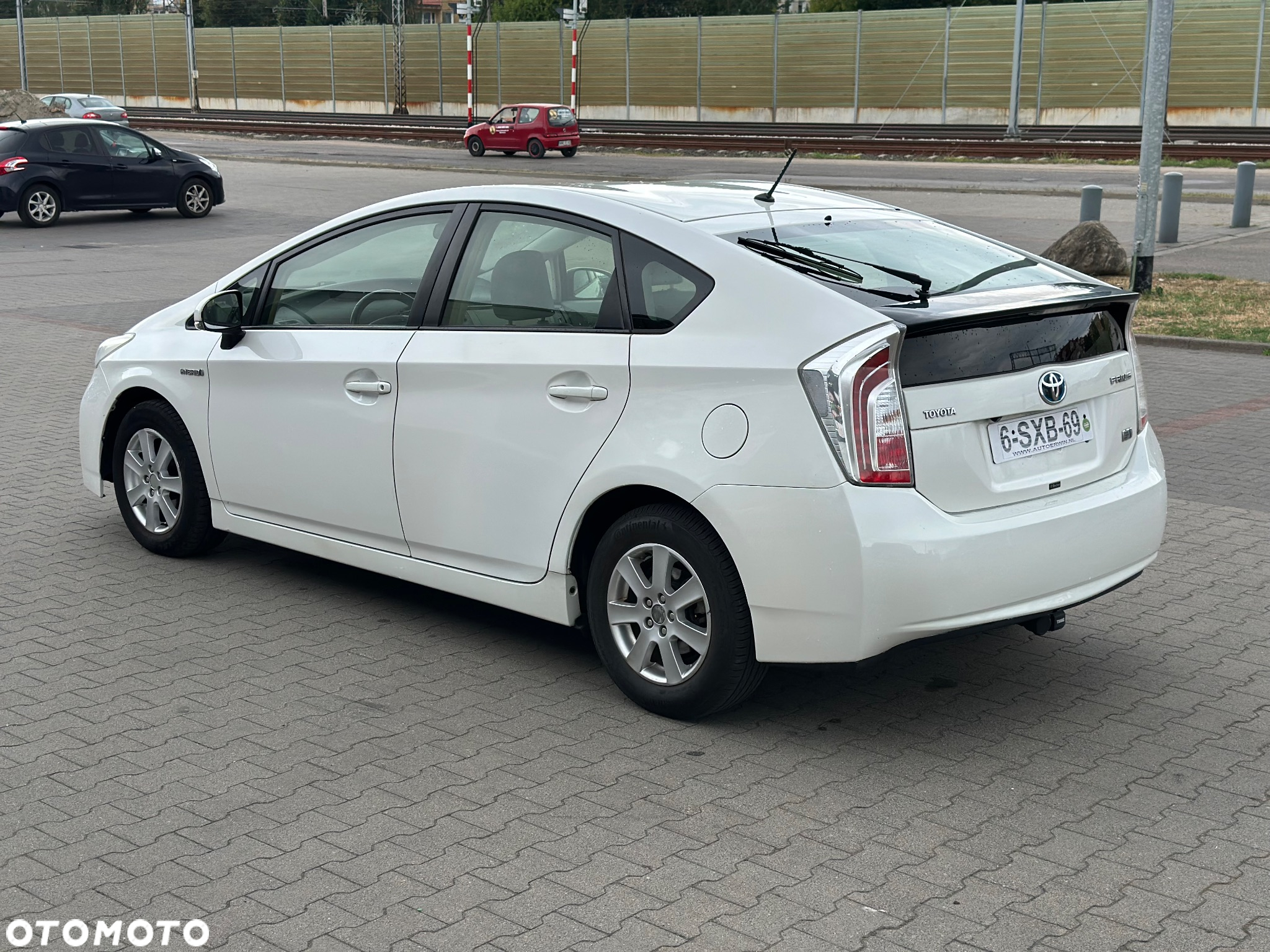 Toyota Prius - 4
