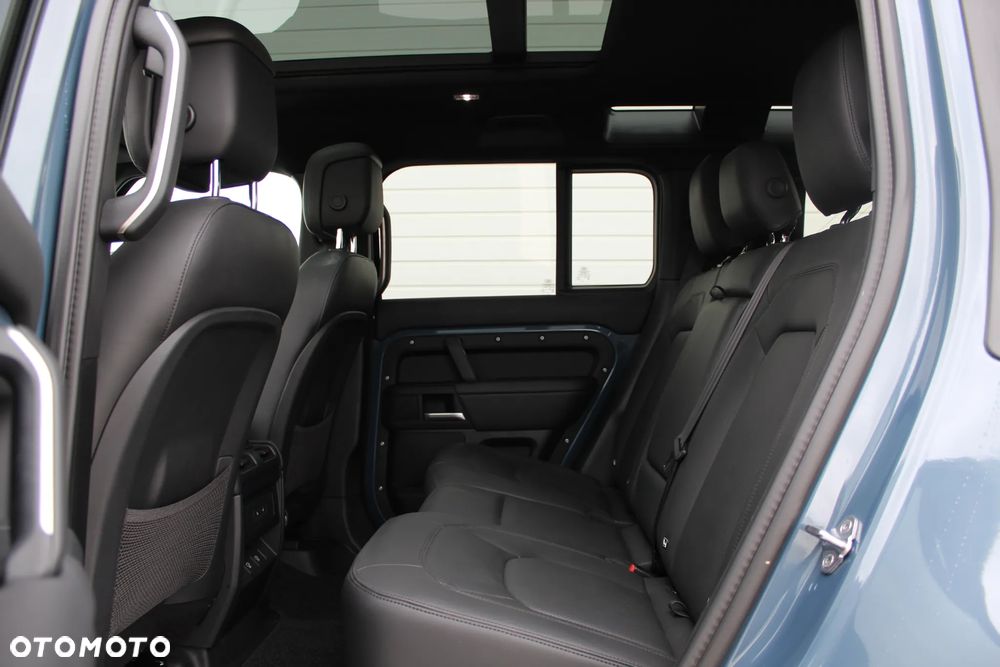 Land Rover Defender - 11