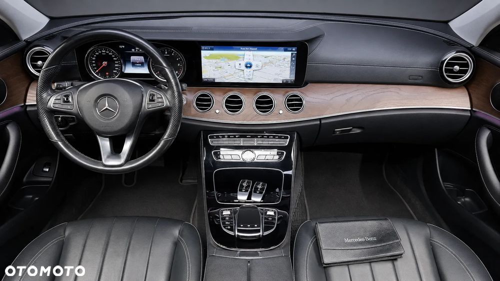 Mercedes-Benz Klasa E 220 d 4-Matic Business Edition 9G-TRONIC - 8