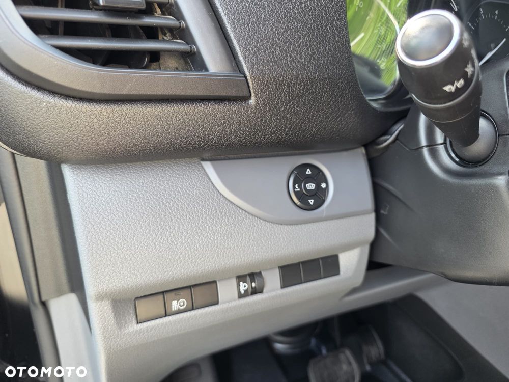 Opel Vivaro - 15