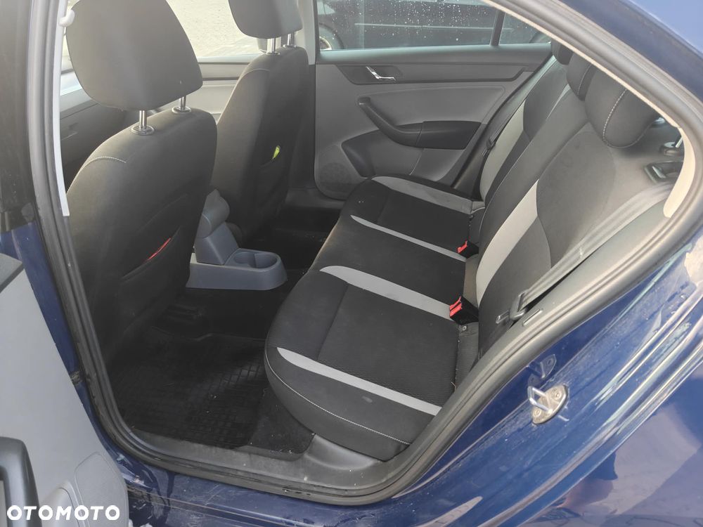 Skoda RAPID 1.2 Ambition - 5