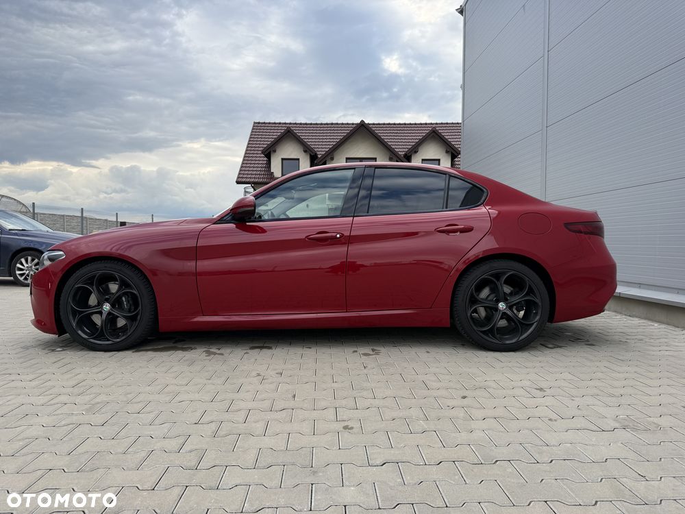 Alfa Romeo Giulia - 5