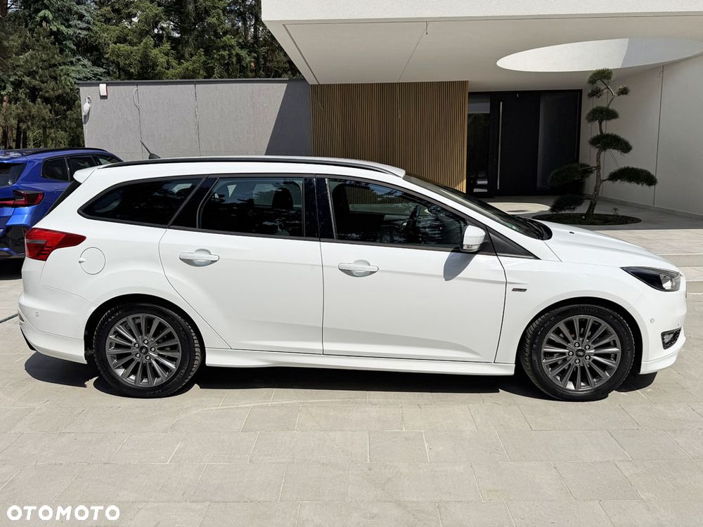 Ford Focus 1.0 EcoBoost Start-Stopp-System ST-LINE - 8
